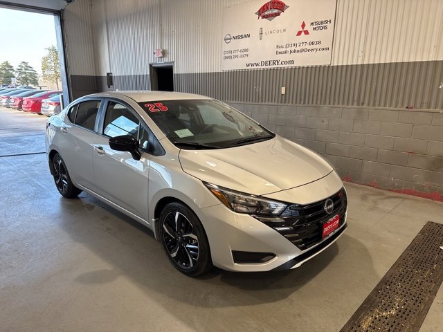 New 2025 Nissan Versa SR w/ Trunk Package image 1