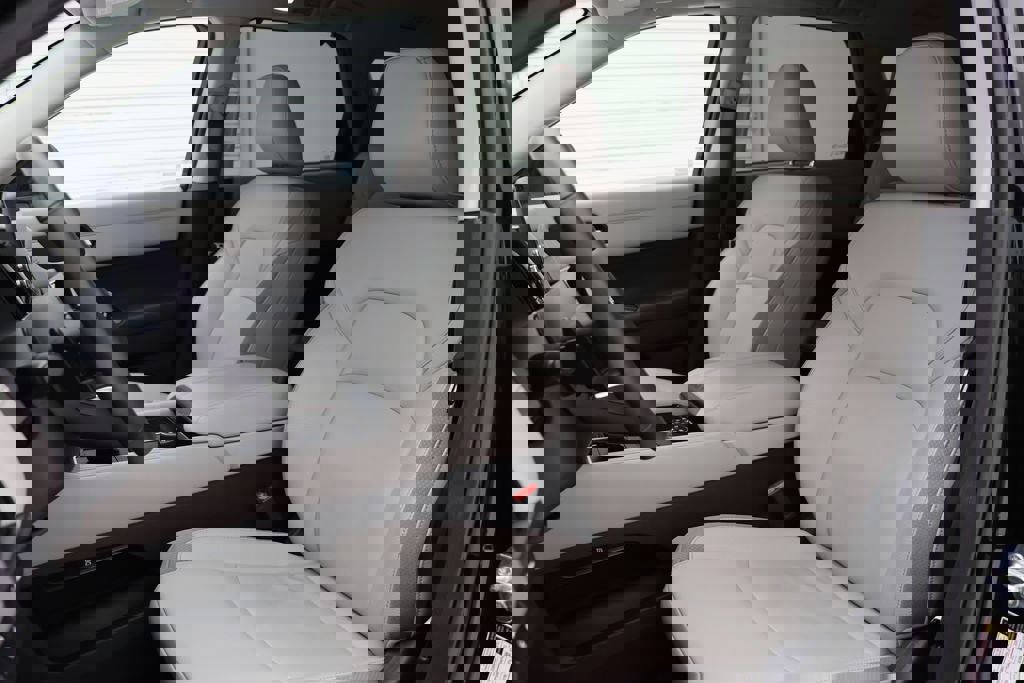 Used 2024 Nissan Pathfinder SL w/ Black Appearance Package image 15