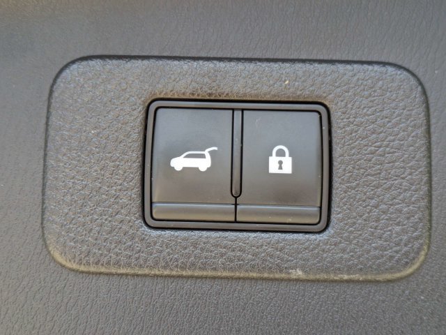 Used 2023 Nissan Armada Platinum w/ Captain's Chairs Package RWD image 15