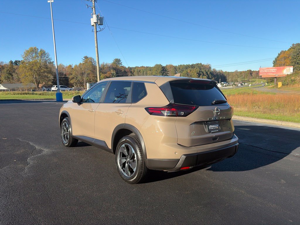 Used 2025 Nissan Rogue SV AWD/4WD image 7