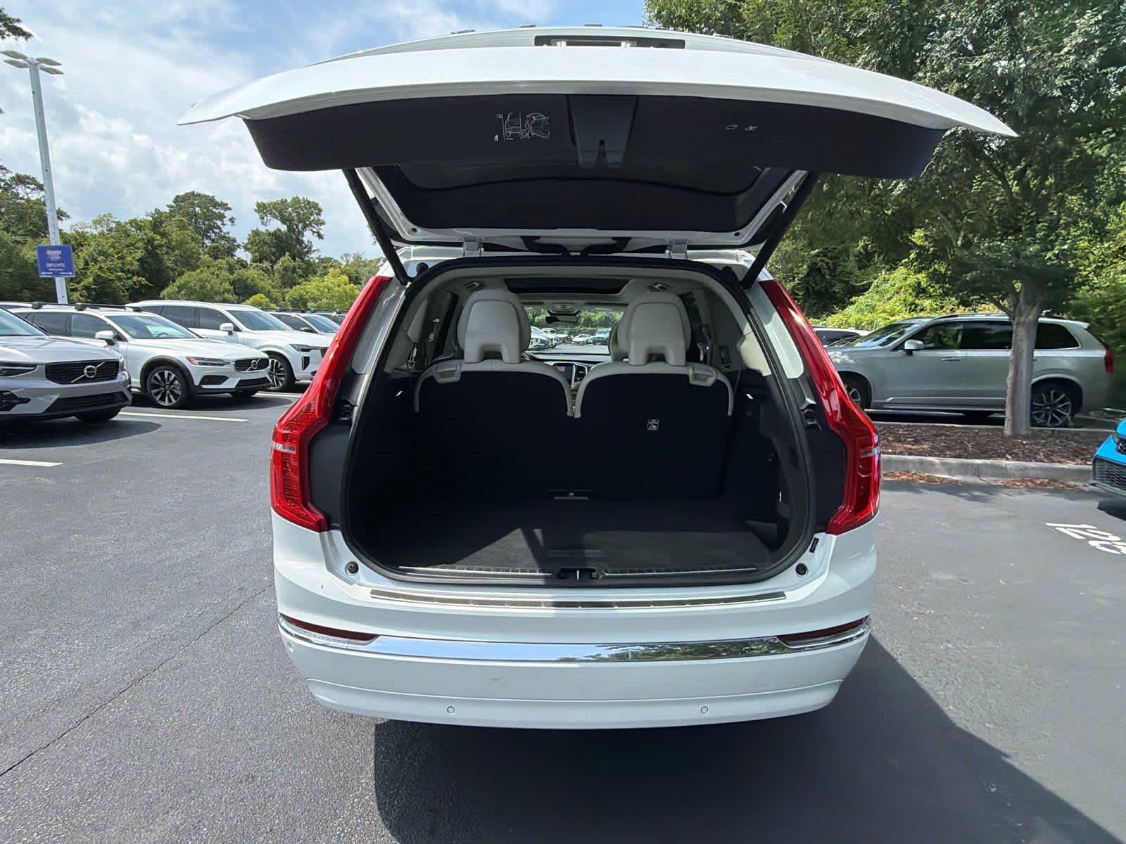 Certified 2023 Volvo XC90 B6 Plus w/ Protection Package Premier AWD/4WD image 22