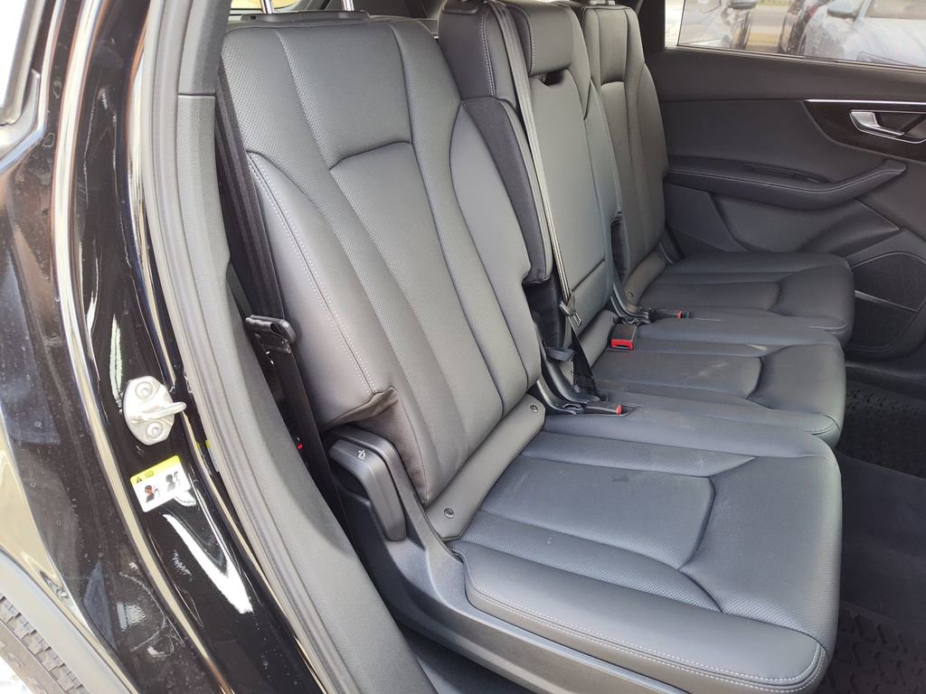 Used 2025 Audi Q7 3.0T Premium Plus w/ Premium Plus Package AWD/4WD image 36