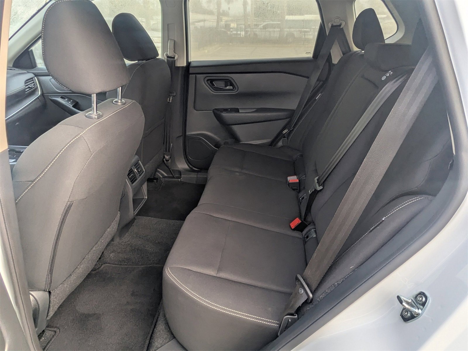 Used 2025 Nissan Rogue S image 13