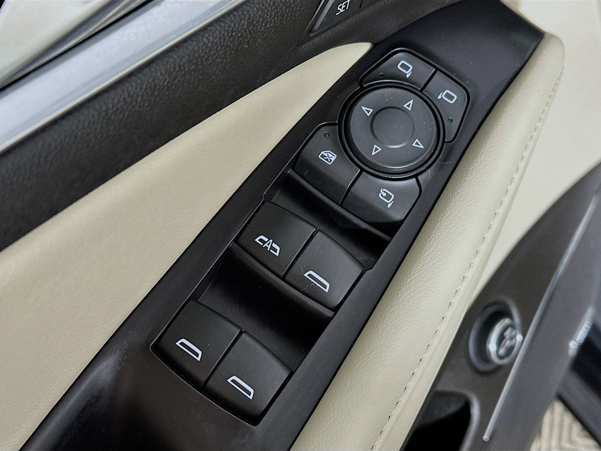 Used 2021 Buick Enclave Premium w/ Sun and Sites Package FWD image 17