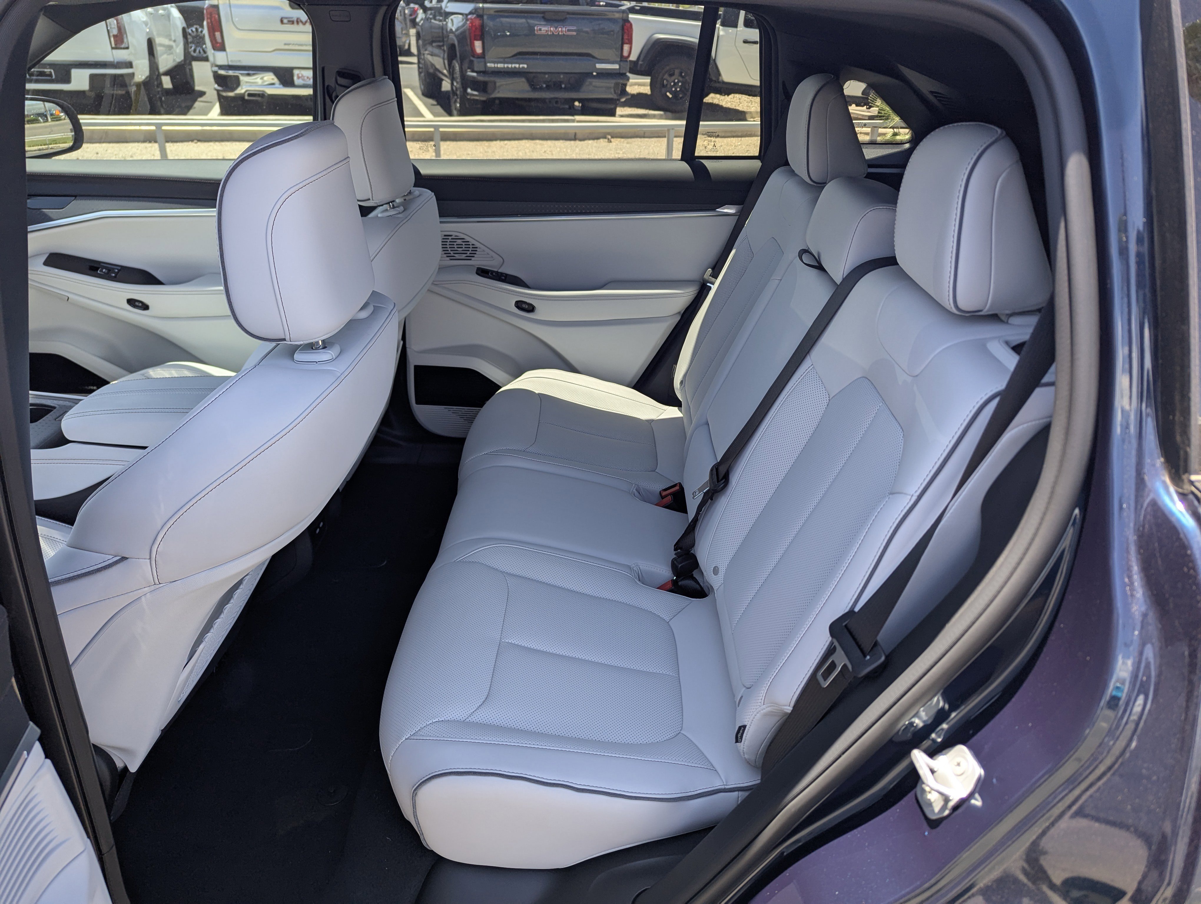 New 2025 Jeep Wagoneer Limited image 8