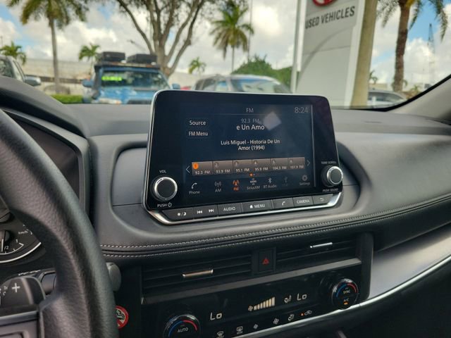 Used 2024 Nissan Rogue SV image 19