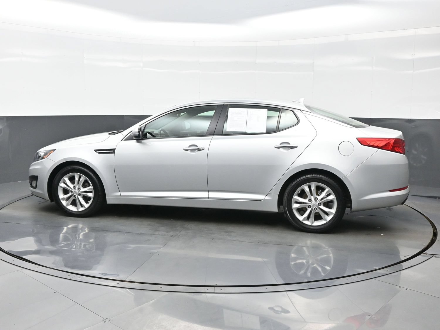 Used 2012 Kia Optima EX FWD image 3