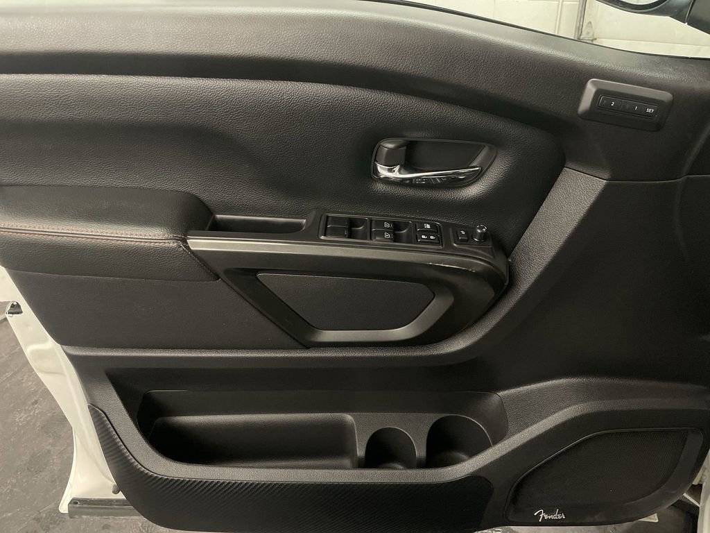 Used 2021 Nissan Titan PRO-4X w/ Pro-4x Convenience Package AWD/4WD image 16