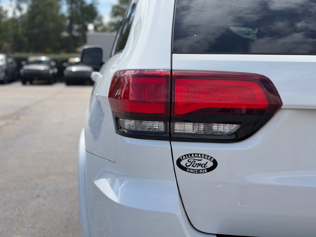 Used 2019 Jeep Grand Cherokee Altitude RWD image 12