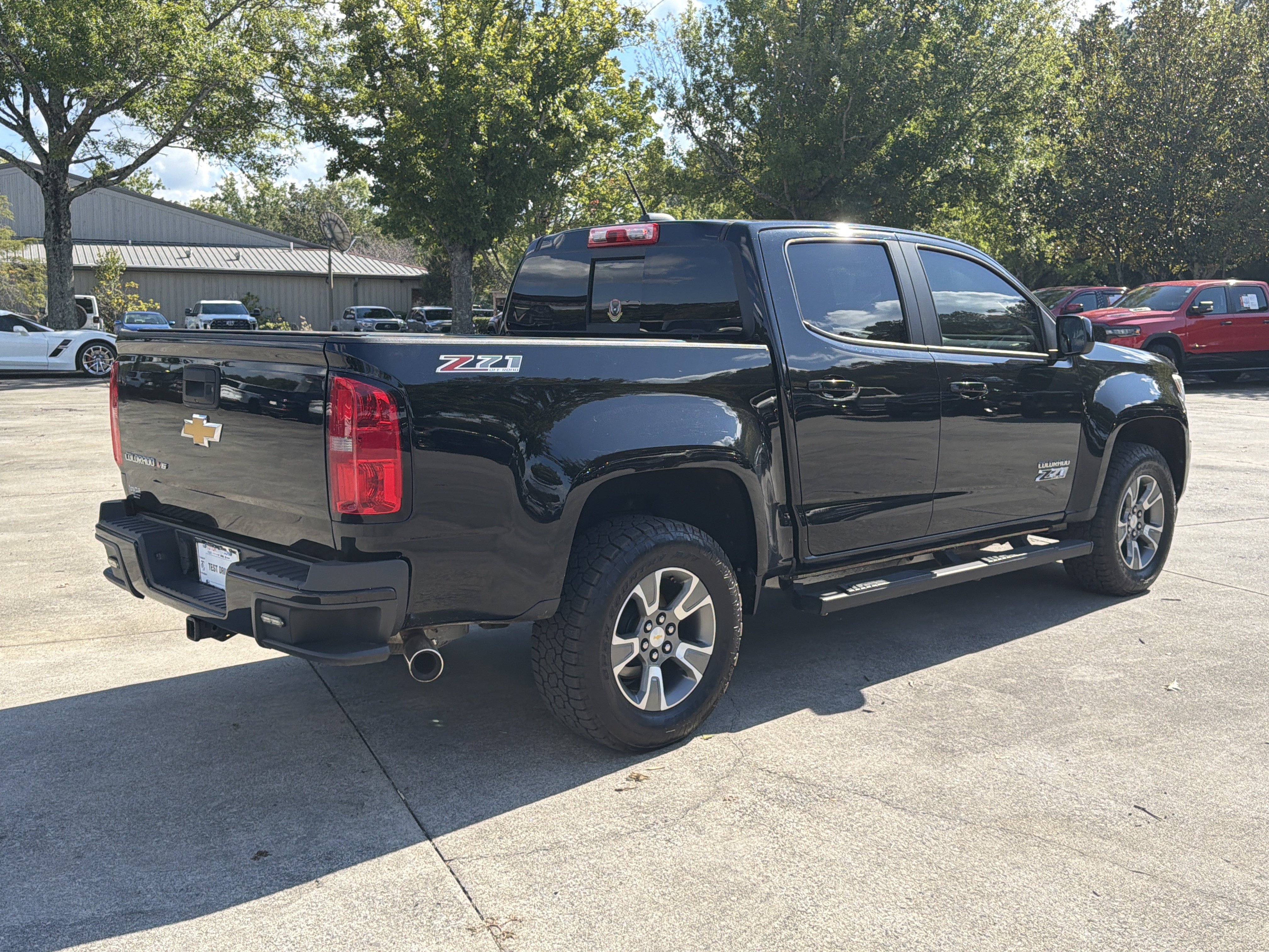 Used 2018 Chevrolet Colorado Z71 AWD/4WD image 7