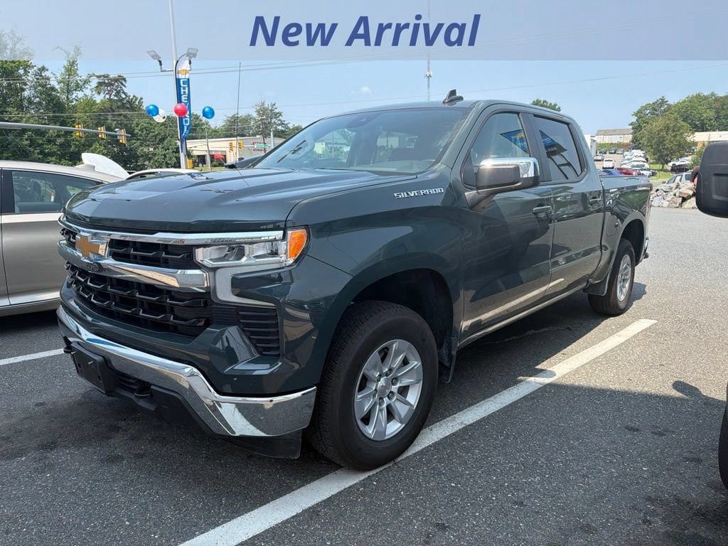 Certified 2025 Chevrolet Silverado 1500 LT AWD/4WD image 1