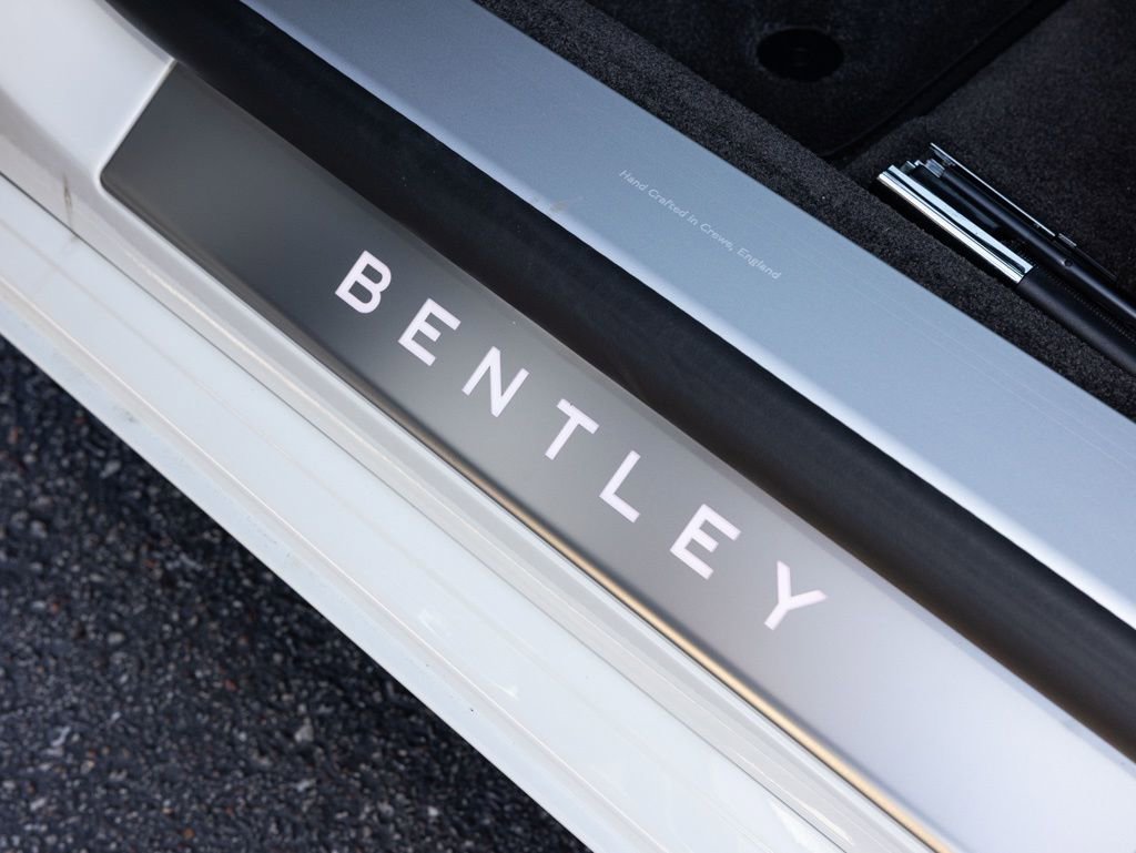 New 2026 Bentley Flying Spur Plug-In Hybrid AWD/4WD image 32