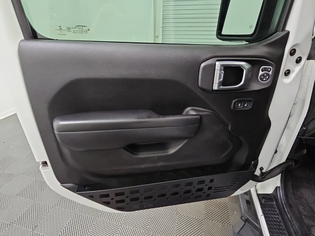 Used 2021 Jeep Wrangler Unlimited Rubicon AWD/4WD image 31