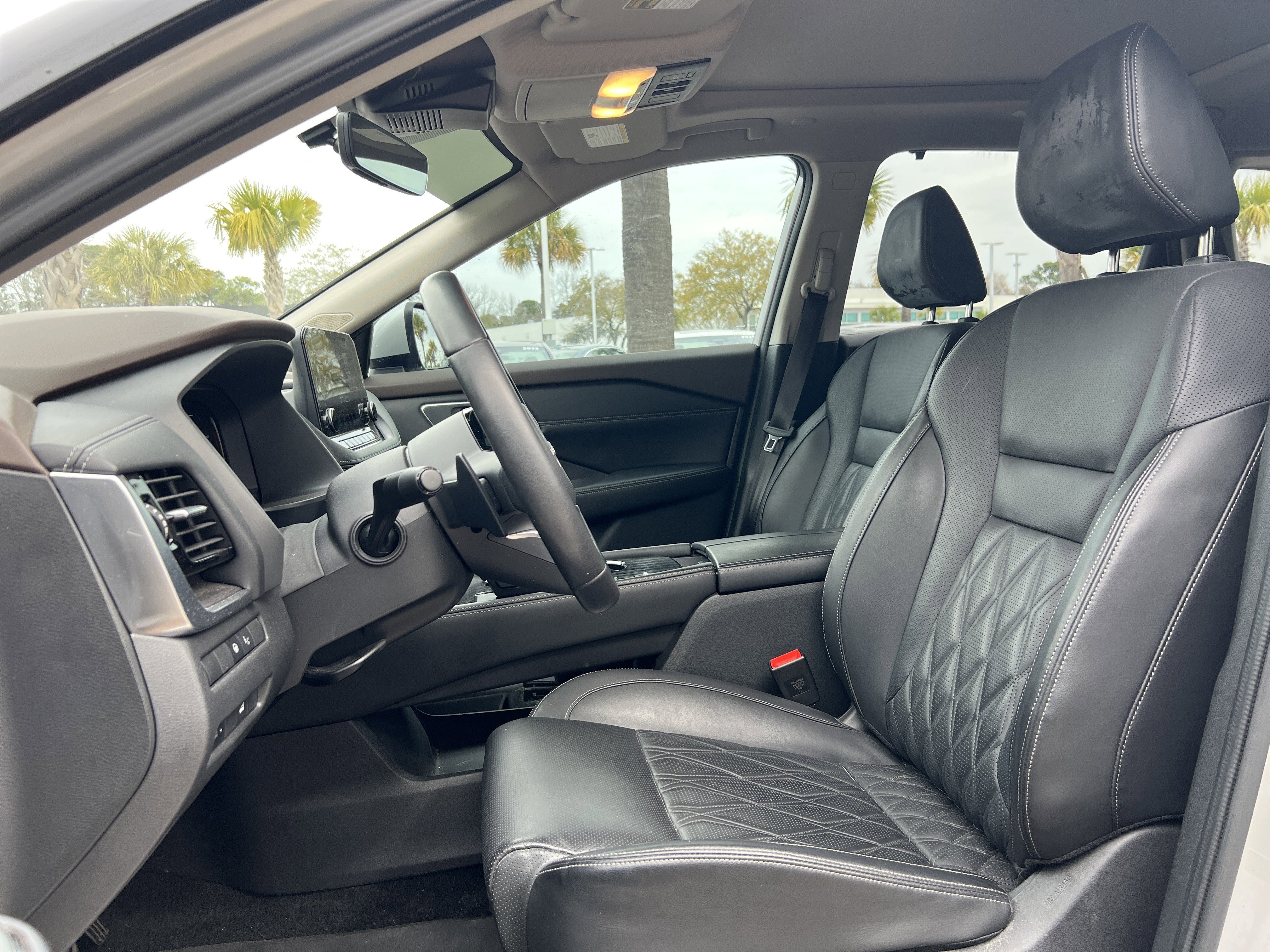 Used 2023 Nissan Rogue Platinum w/ Platinum Premium Package FWD image 16