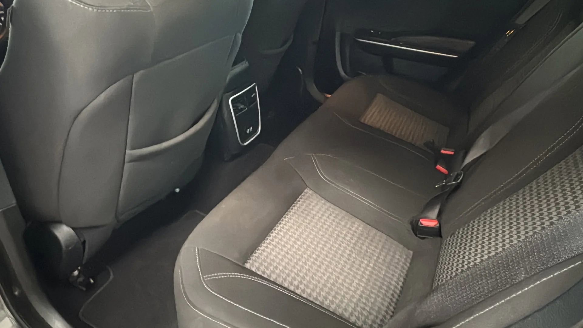 Used 2023 Dodge Charger SXT RWD image 23