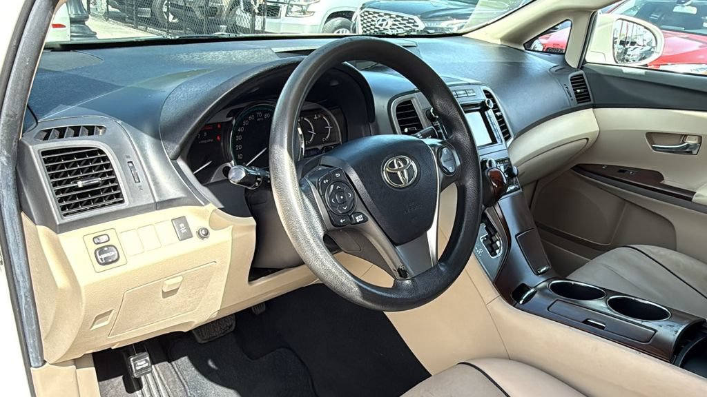 Used 2013 Toyota Venza LE FWD image 16