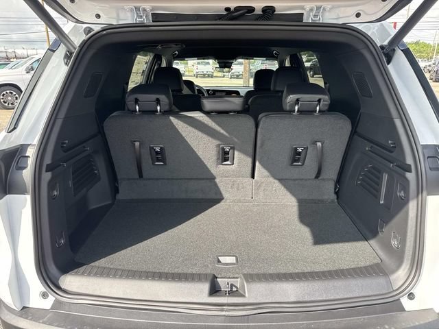 New 2026 Chevrolet Traverse LT w/ Driver Confidence Package FWD image 16