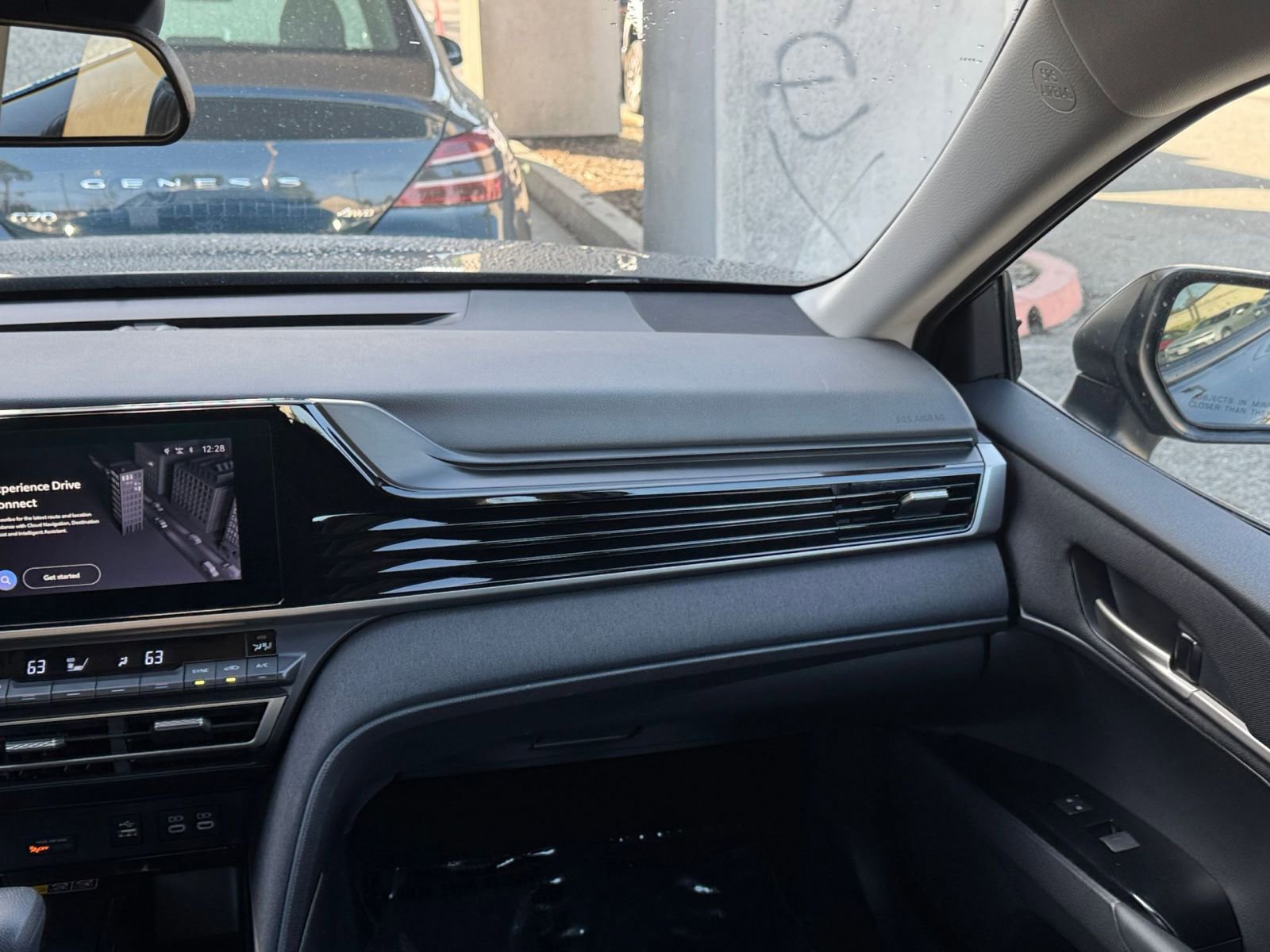 Used 2025 Toyota Camry LE image 34