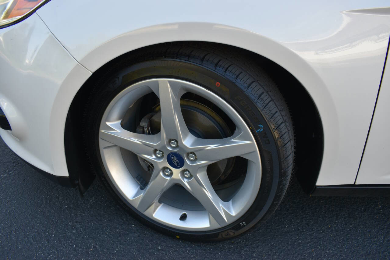 Used 2013 Ford Focus Titanium w/ Titanium Handling Pkg image 41