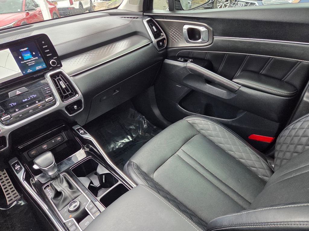 Used 2023 Kia Sorento SX AWD/4WD image 16