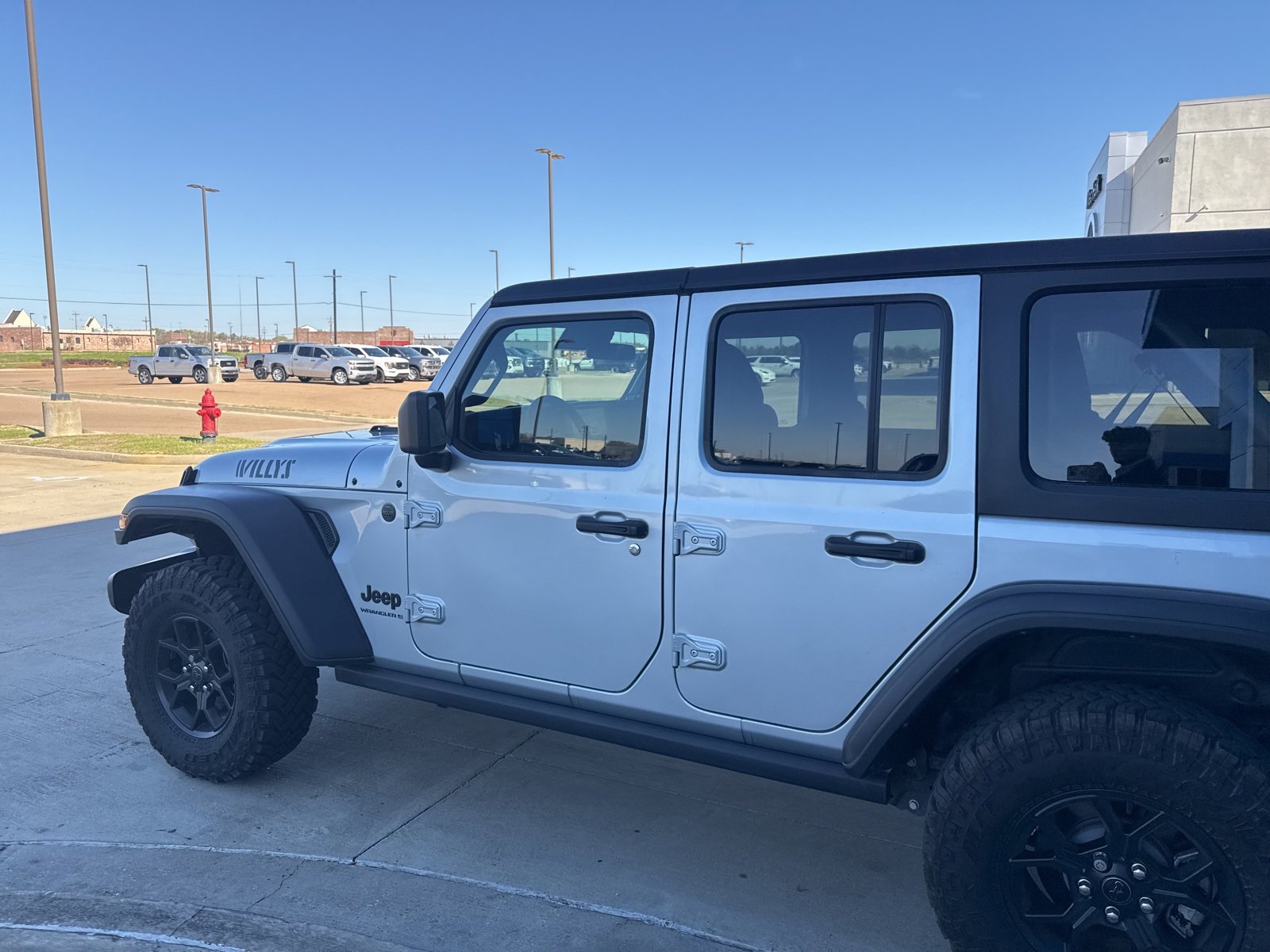 Used 2024 Jeep Wrangler Willys image 15