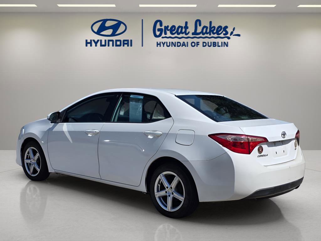 Used 2018 Toyota Corolla LE image 3
