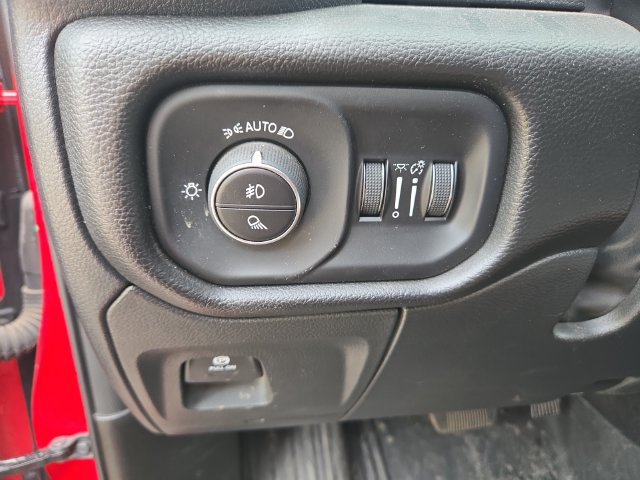 Used 2025 RAM 1500 Rebel AWD/4WD image 18