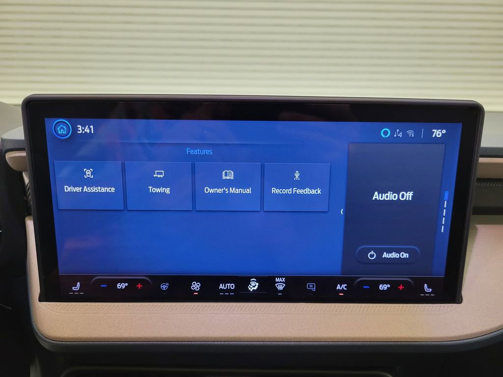 Used 2025 Ford Maverick Lariat w/ 4K Tow Package image 11