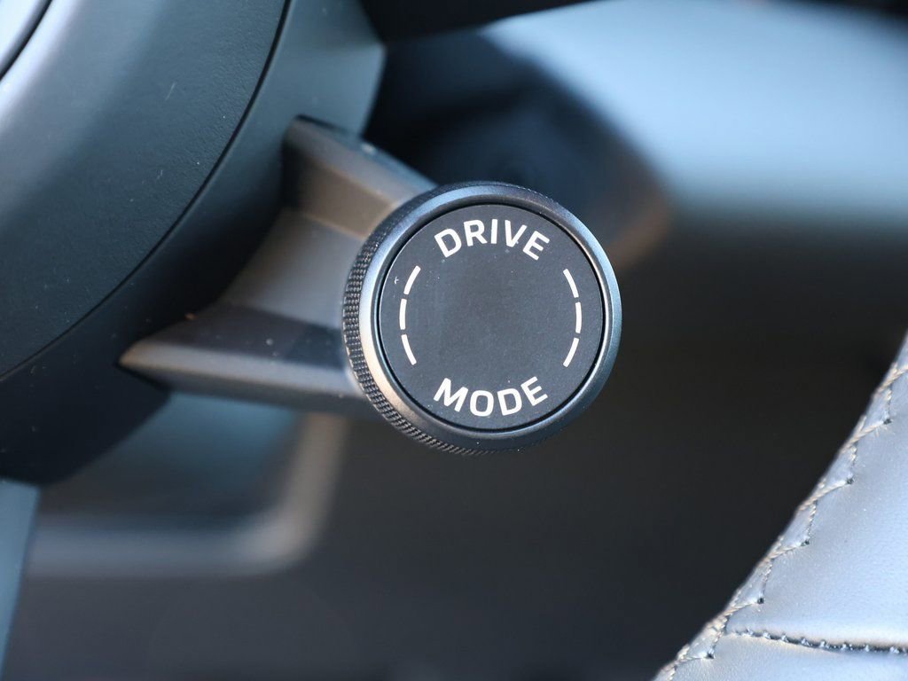 Used 2025 Porsche Macan Turbo Electric image 41