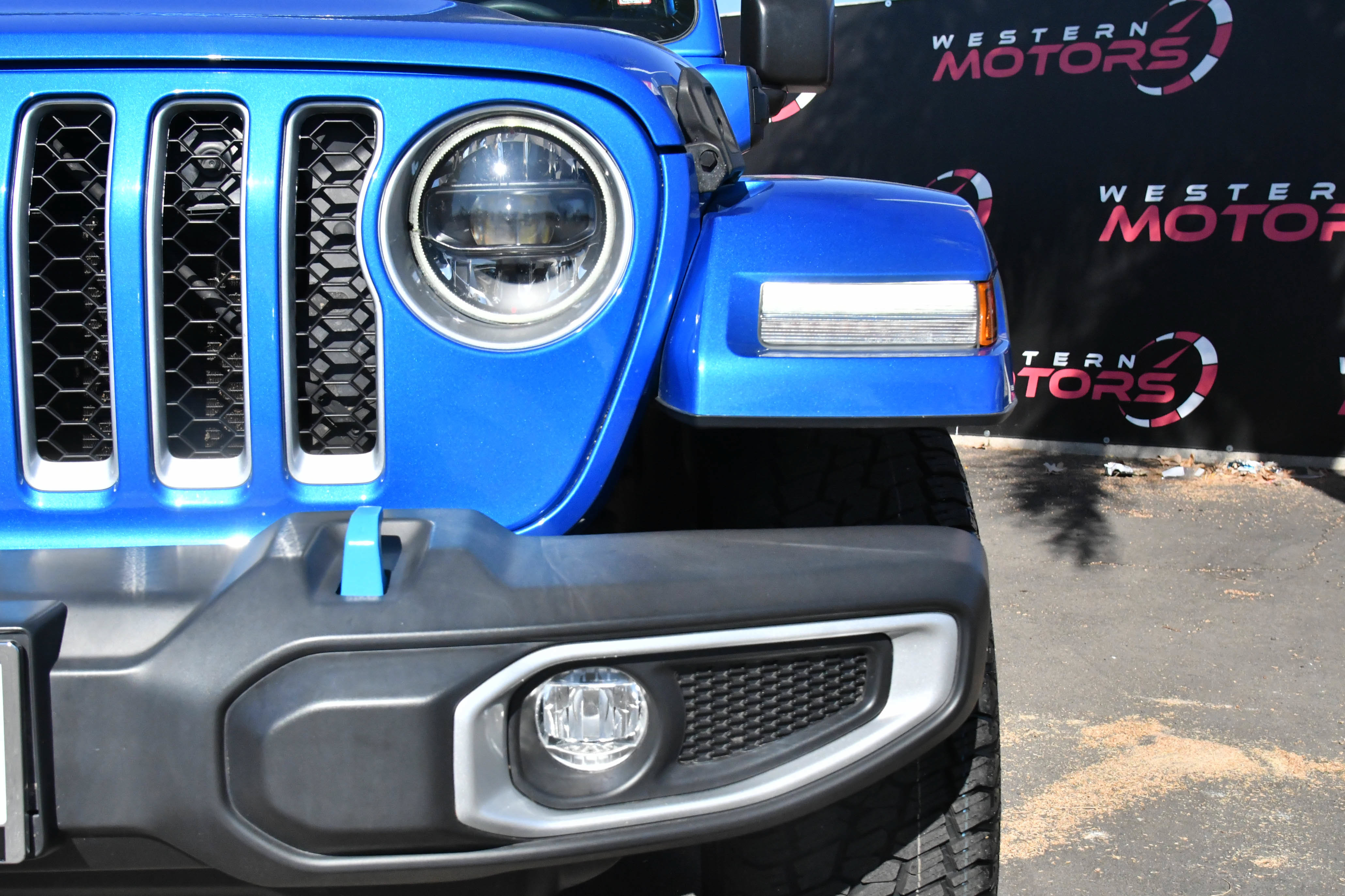 Used 2023 Jeep Wrangler Unlimited Sahara AWD/4WD image 11