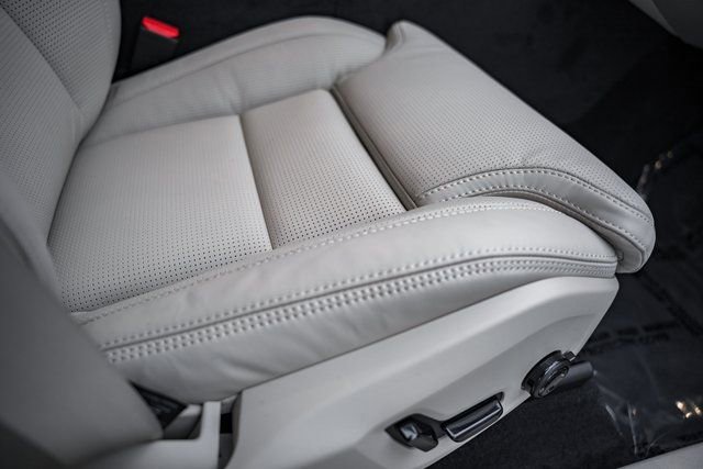 New 2026 Volvo XC60 B5 Ultra w/ Protection Package Premier image 34