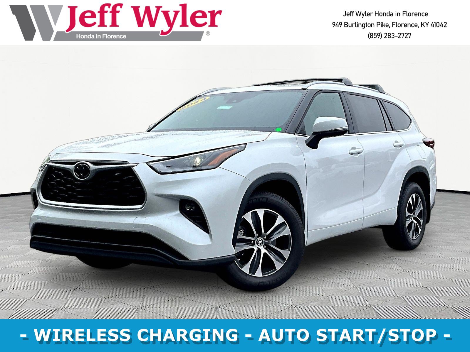 Used 2024 Toyota Highlander XLE AWD/4WD image 1