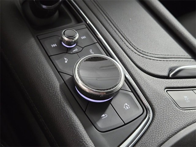 Certified 2022 Cadillac XT5 Premium Luxury w/ LPO, Floor Liner Package image 27