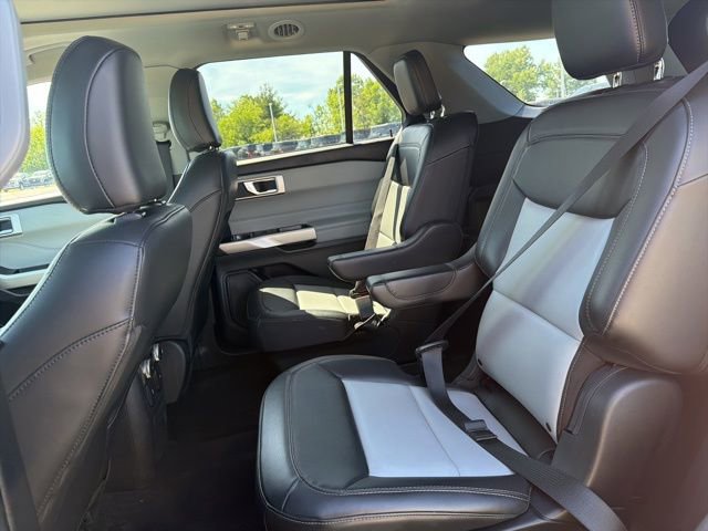 Used 2023 Ford Explorer XLT w/ Equipment Group 202A AWD/4WD image 19