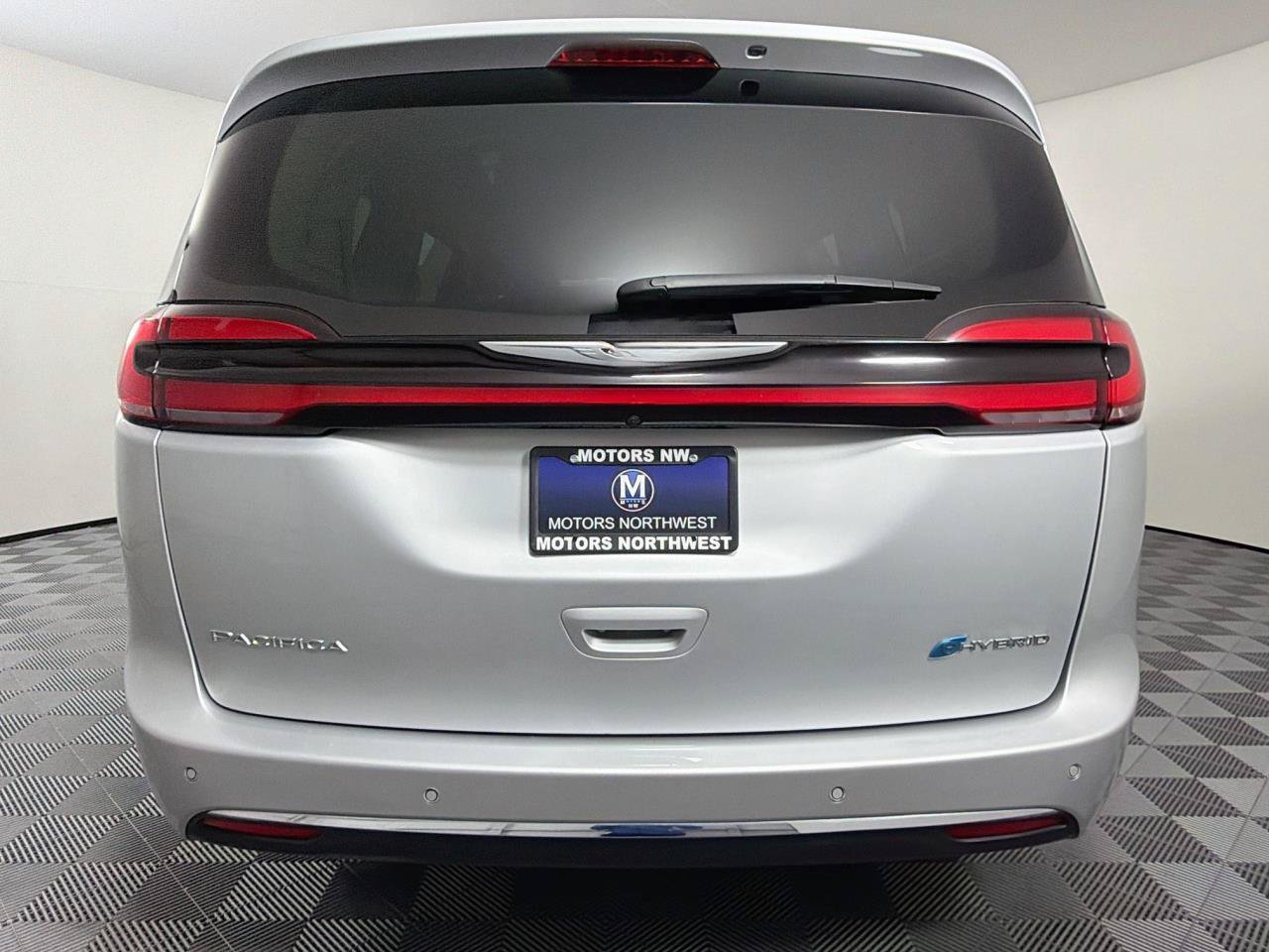 Used 2024 Chrysler Pacifica Limited FWD image 21