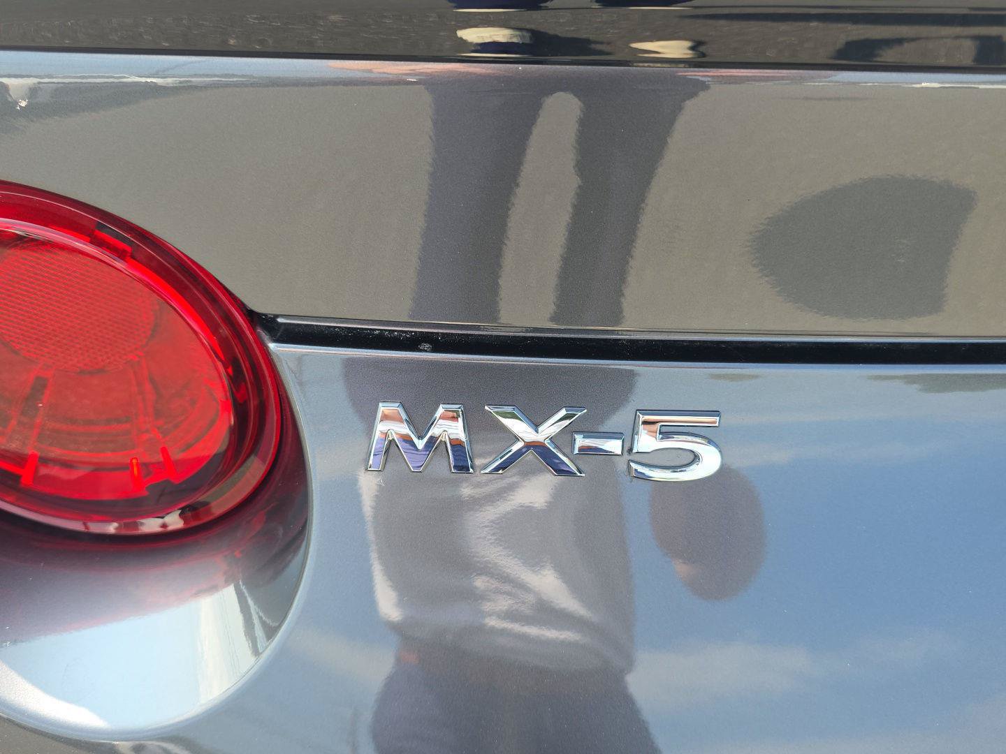 Used 2021 MAZDA MX-5 Miata RF Club RWD image 9