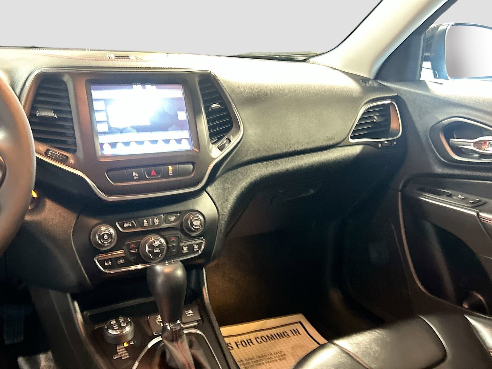 Used 2022 Jeep Cherokee Trailhawk w/ Comfort/Convenience Group image 23