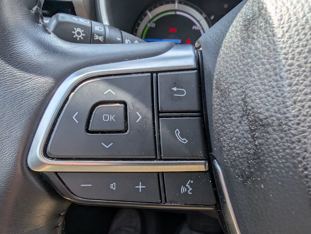Used 2021 Toyota Highlander XLE AWD/4WD image 27