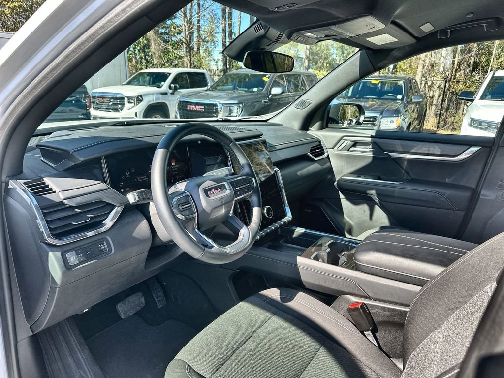 Used 2025 GMC Acadia Elevation image 10
