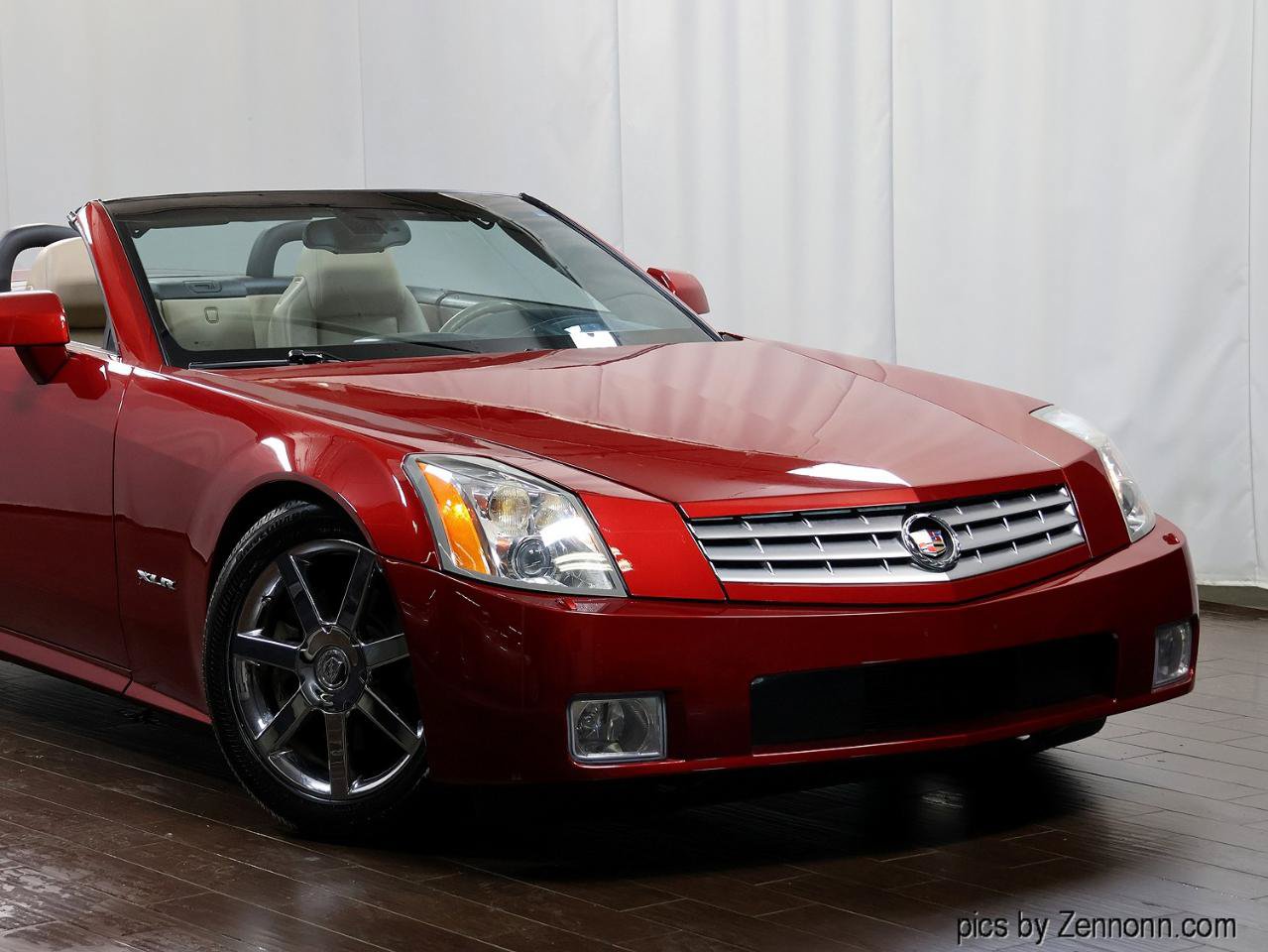 Used 2008 Cadillac XLR RWD image 2