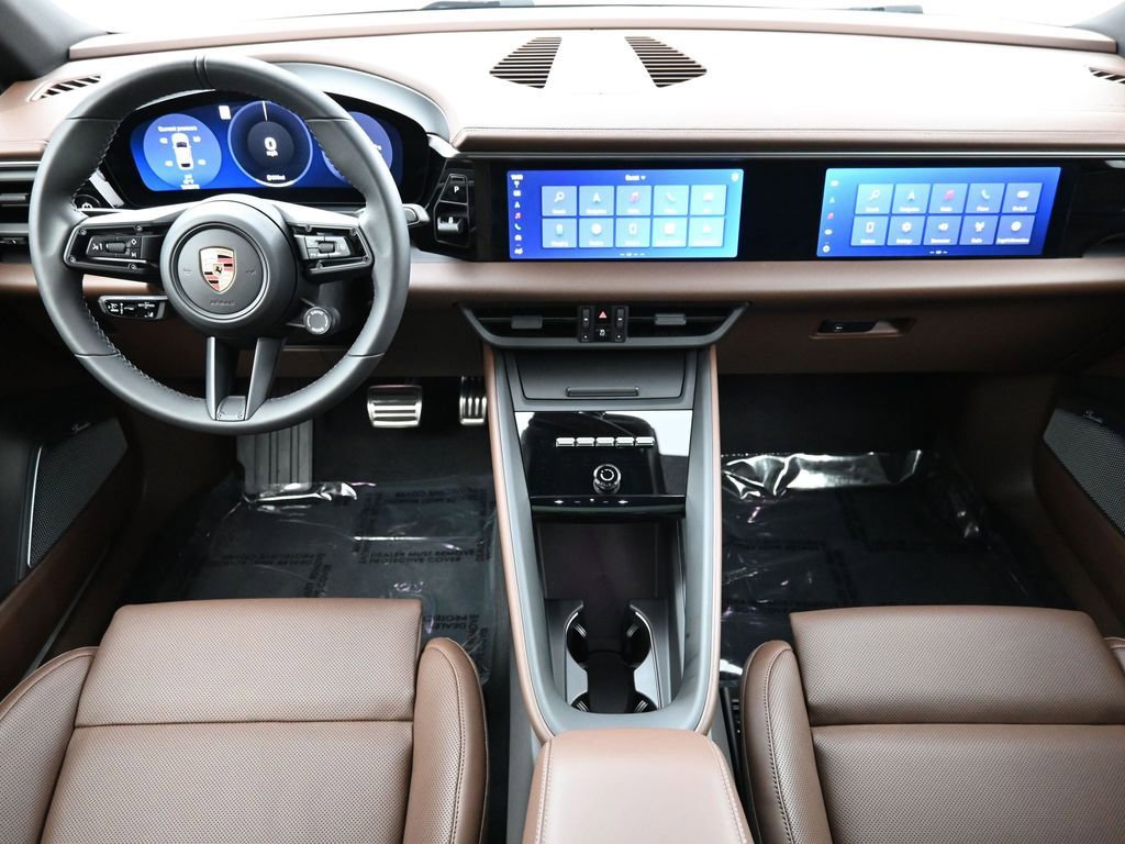 Certified 2025 Porsche Macan 4 Electric image 6