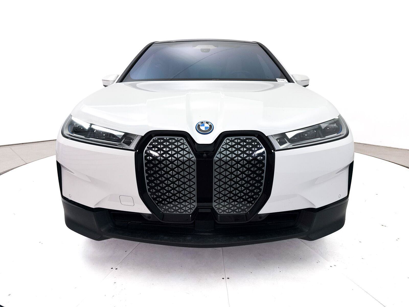 Used 2024 BMW iX xDrive50 w/ Premium Package AWD/4WD image 14