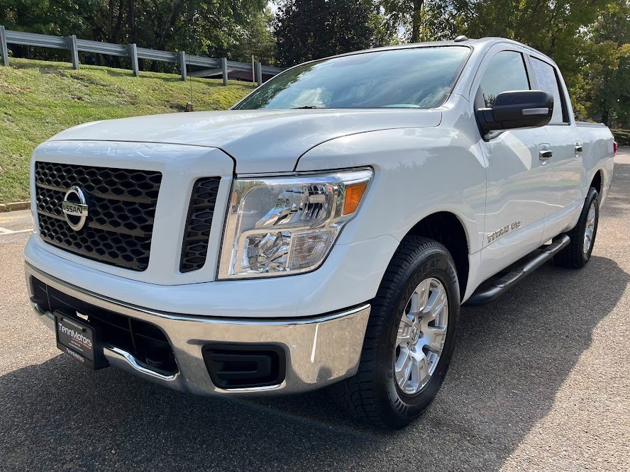 Used 2019 Nissan Titan SV image 31