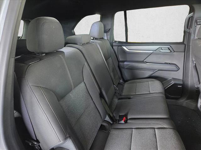 Used 2025 GMC Acadia Elevation FWD image 17