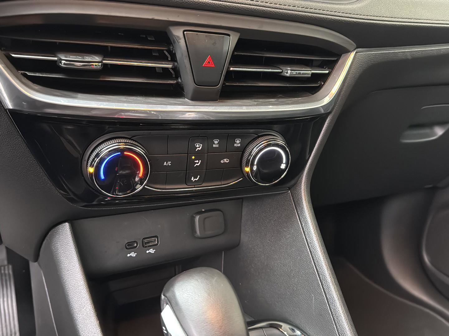 Used 2024 Buick Encore GX Sport Touring image 22