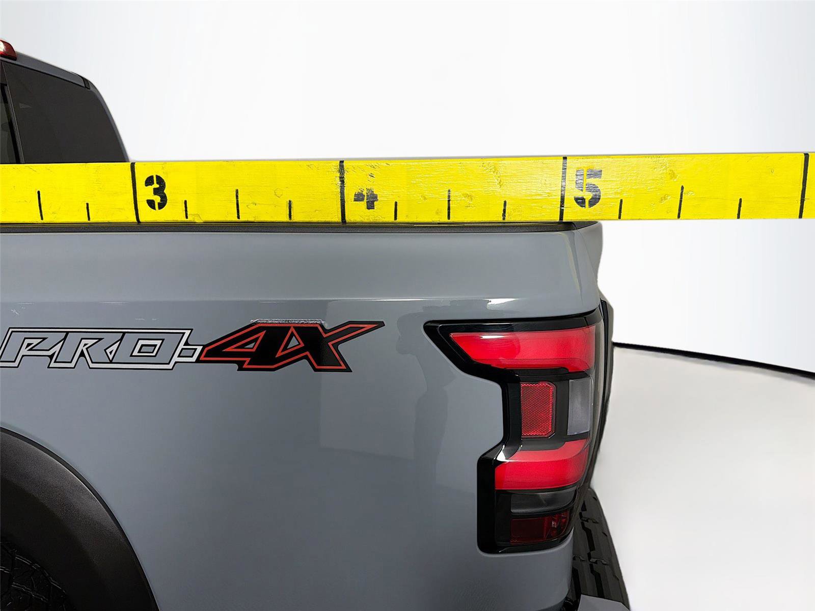 Used 2025 Nissan Frontier PRO-4X w/ Pro Convenience Package image 34