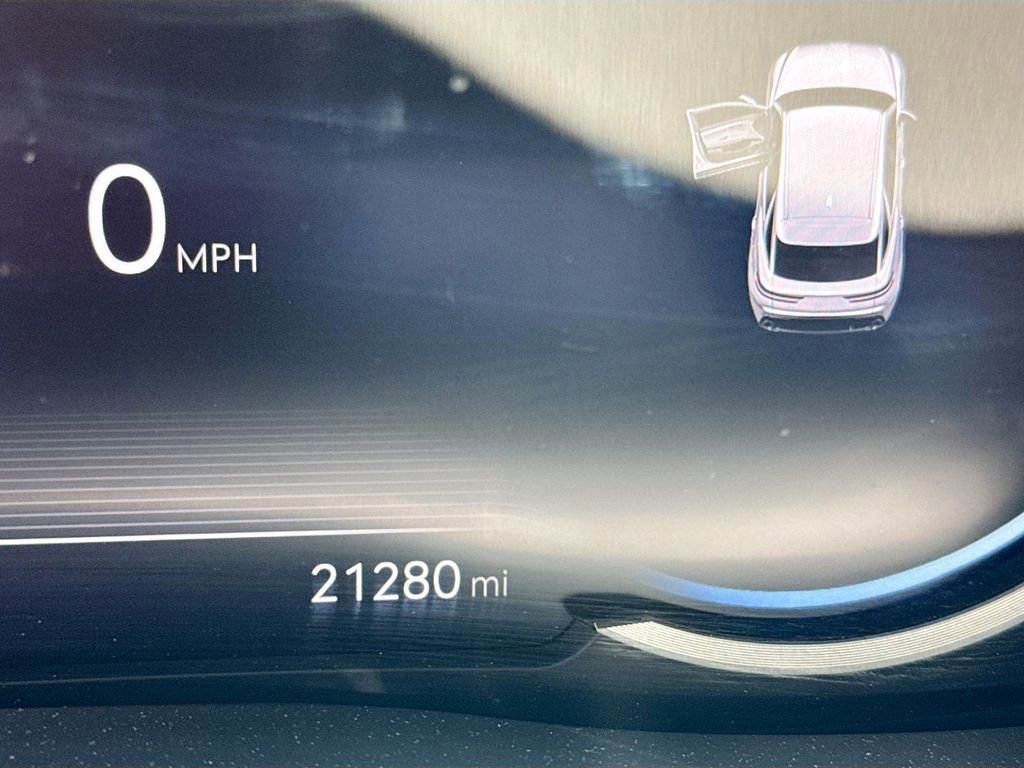 Used 2025 Genesis GV70 2.5T image 13