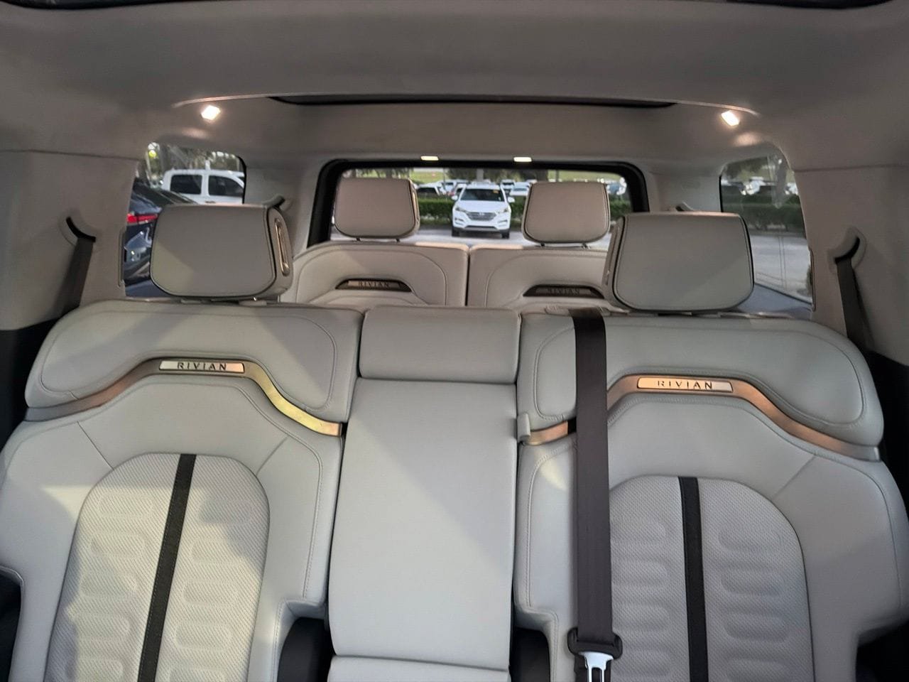 Used 2023 Rivian R1S Adventure AWD/4WD image 8