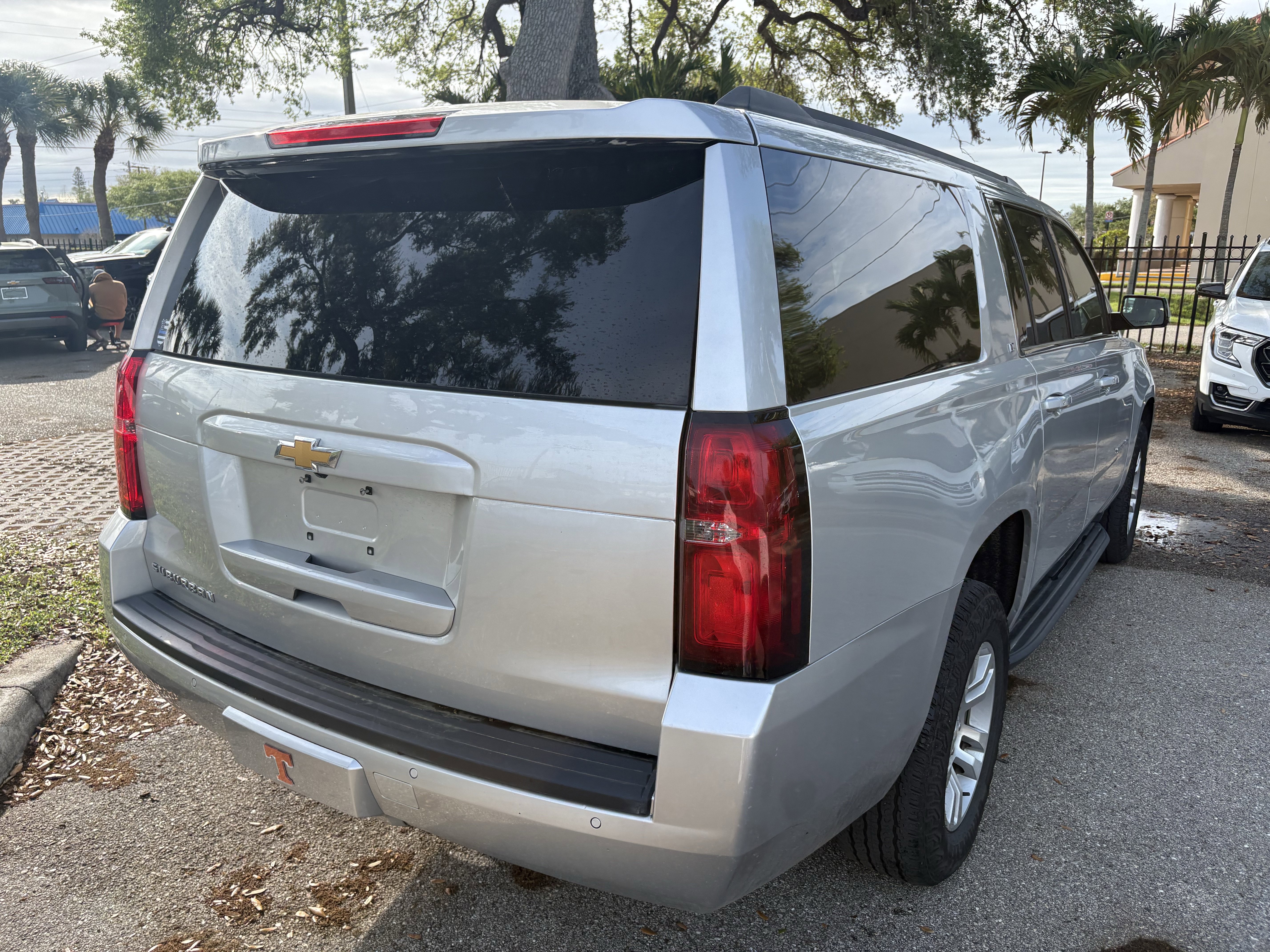 Used 2019 Chevrolet Suburban LT image 11