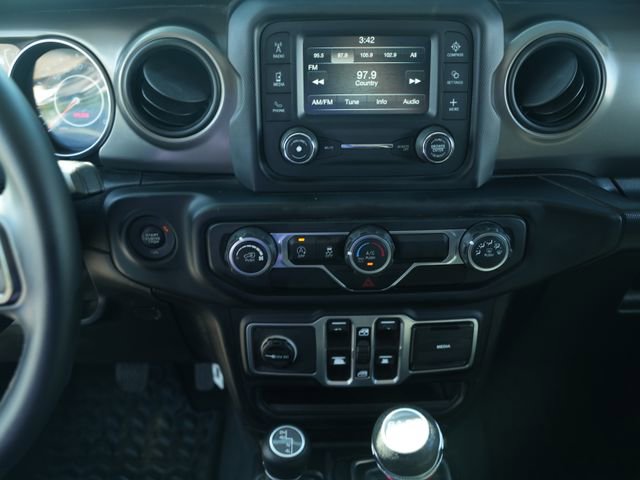 Used 2018 Jeep Wrangler Unlimited Sport S AWD/4WD image 29
